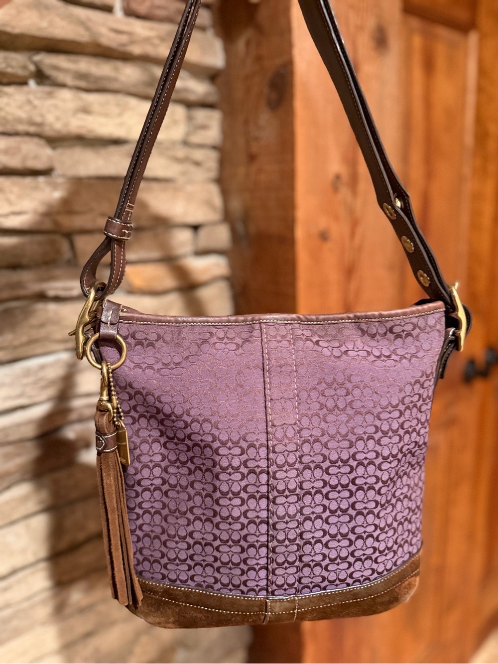 Coach VINTAGE Y2K EUC Lavender Purple Suede-Trim Crossbody Su. Tassel Metal Tag